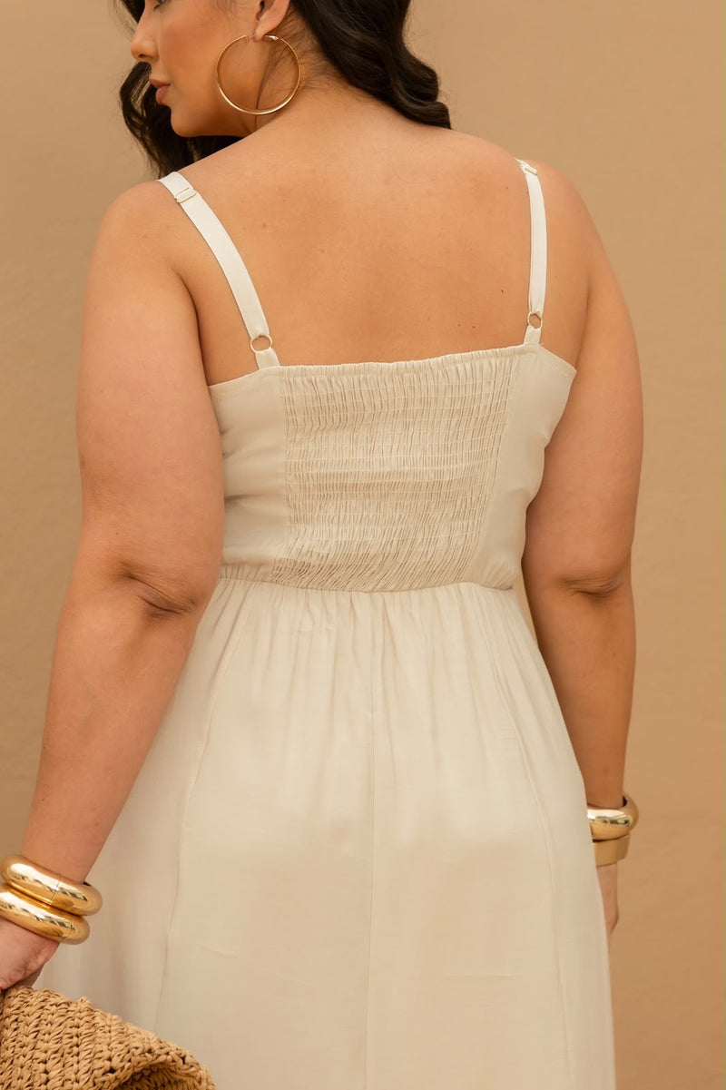VESTIDO MIDI COM DETALHE ENTREMEIO