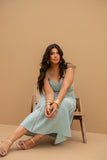 VESTIDO MIDI COM DETALHE ENTREMEIO